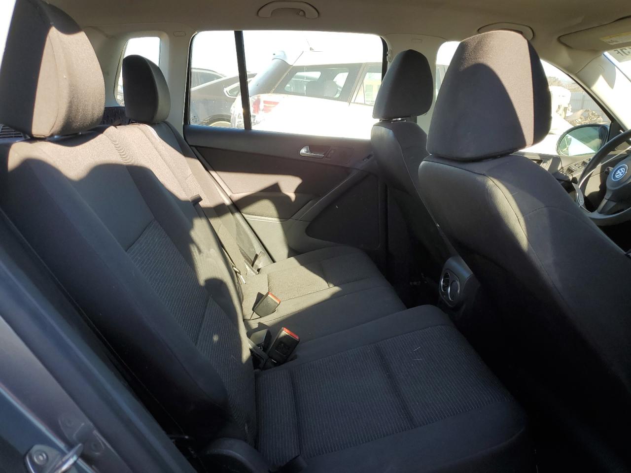 2017 Volkswagen Tiguan - Image 11