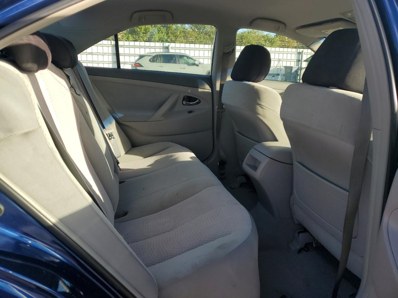 2011 Toyota Camry - Image 10