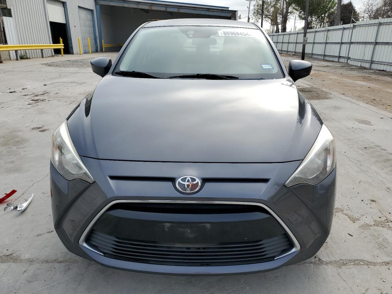 VIN 3MYDLBYV2JY307473 2018 TOYOTA YARIS no.5