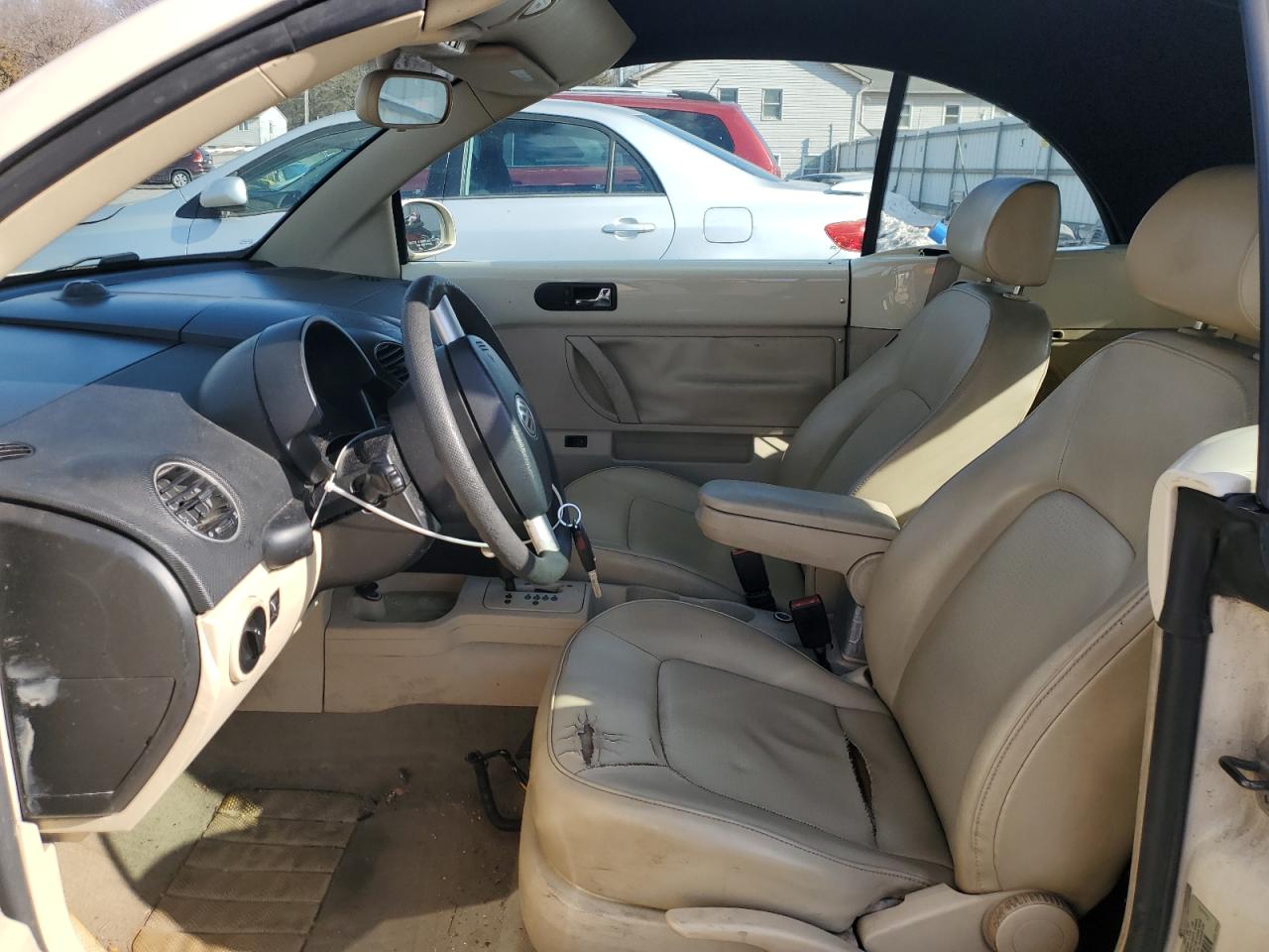 2008 Volkswagen Beetle - Image 7