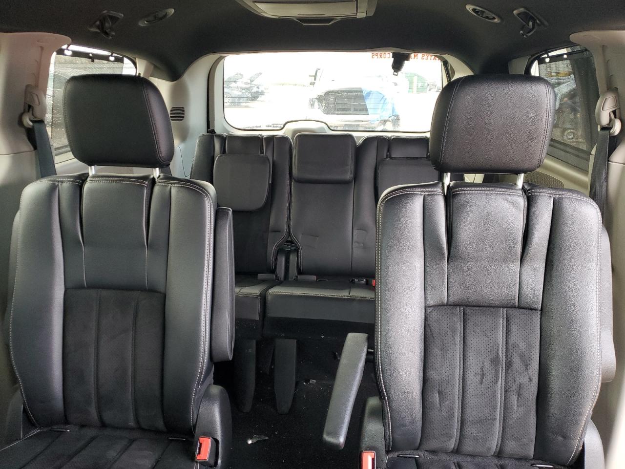 2014 Dodge Caravan - Image 10