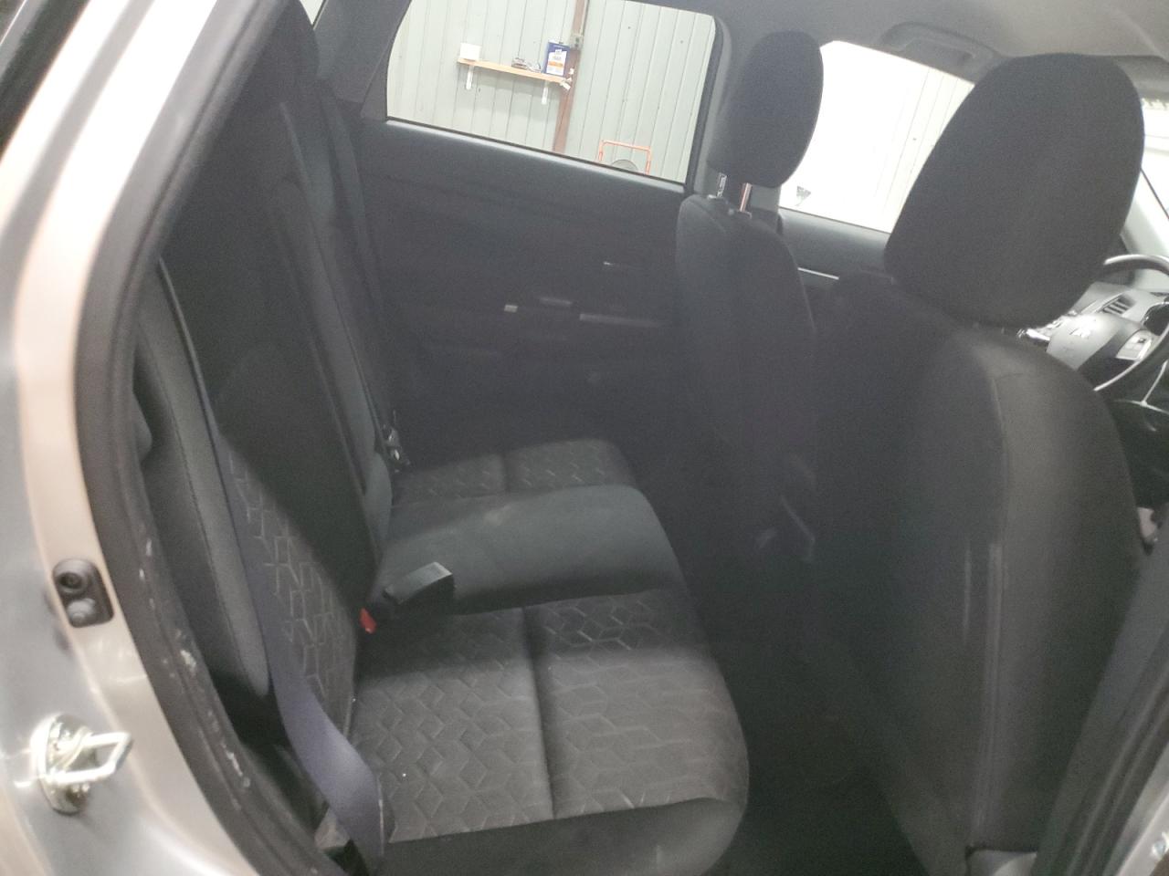 2020 Mitsubishi Outlander - Image 11