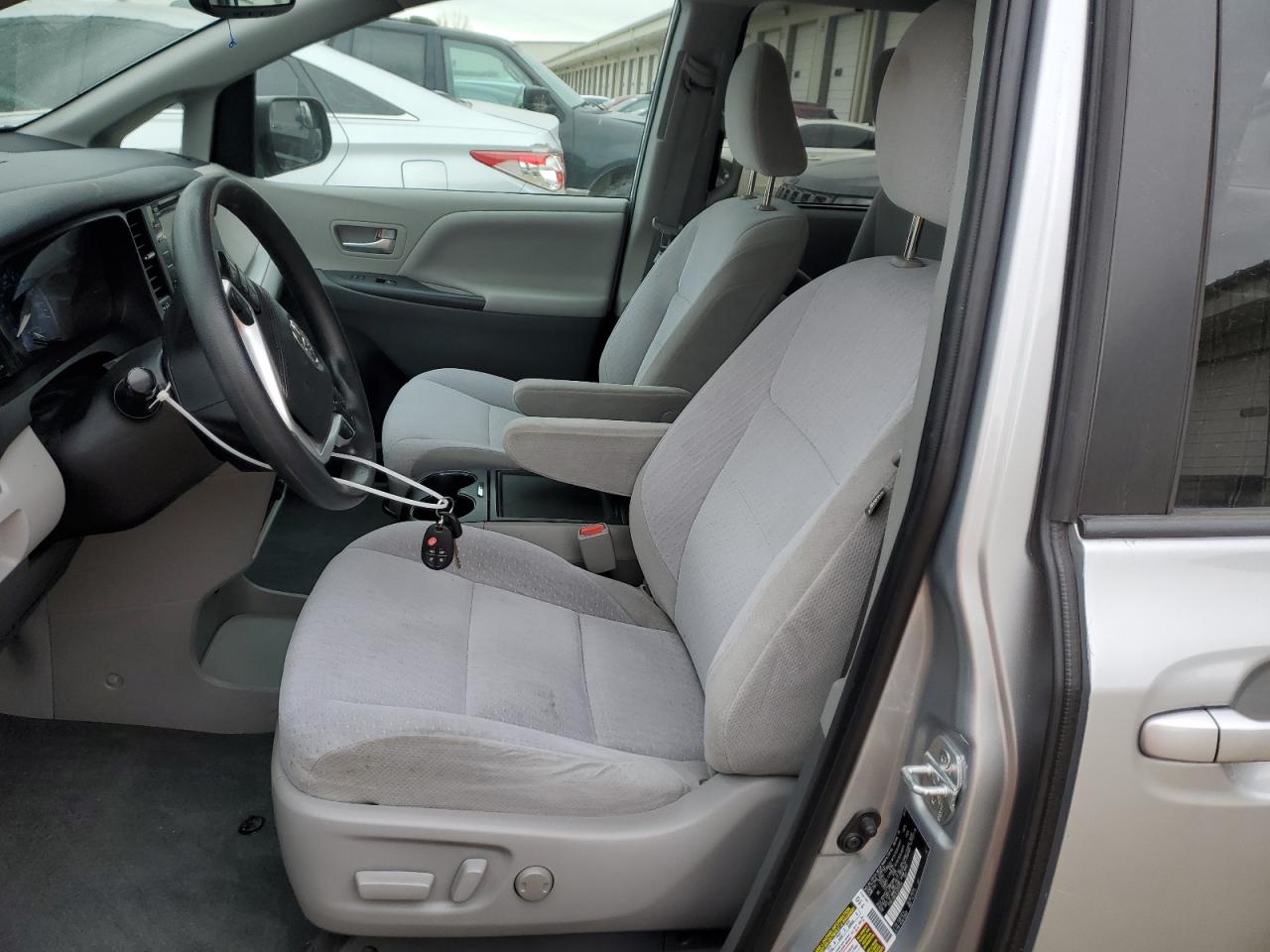 2020 Toyota Sienna - Image 7