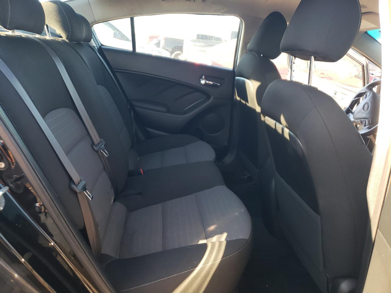 2017 Kia Forte - Image 10