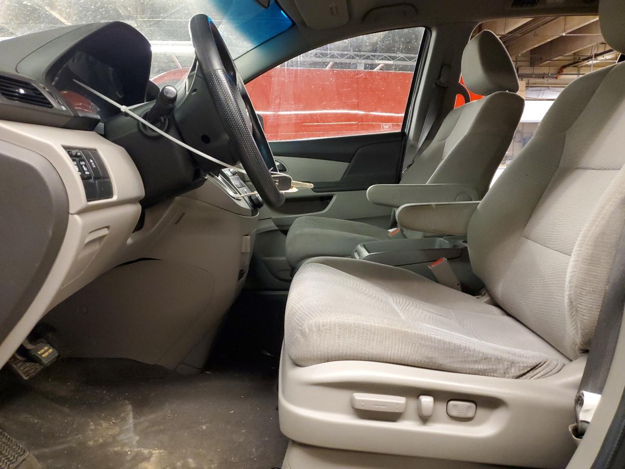2011 Honda Odyssey - Image 7
