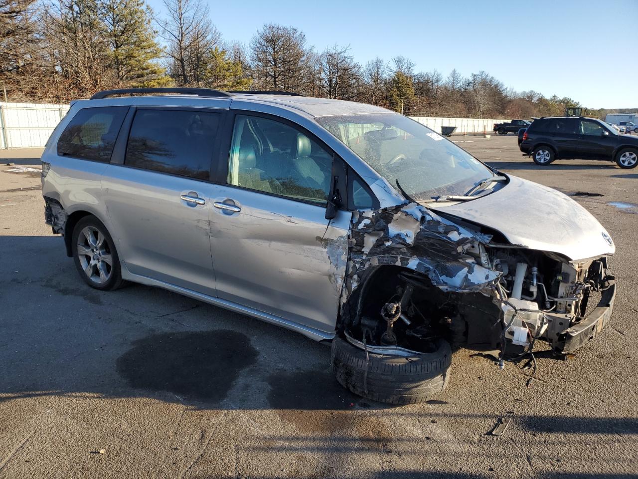 2013 Toyota Sienna - Image 4