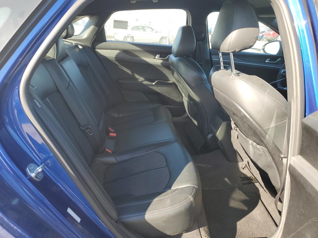 2022 Kia K5 - Image 10