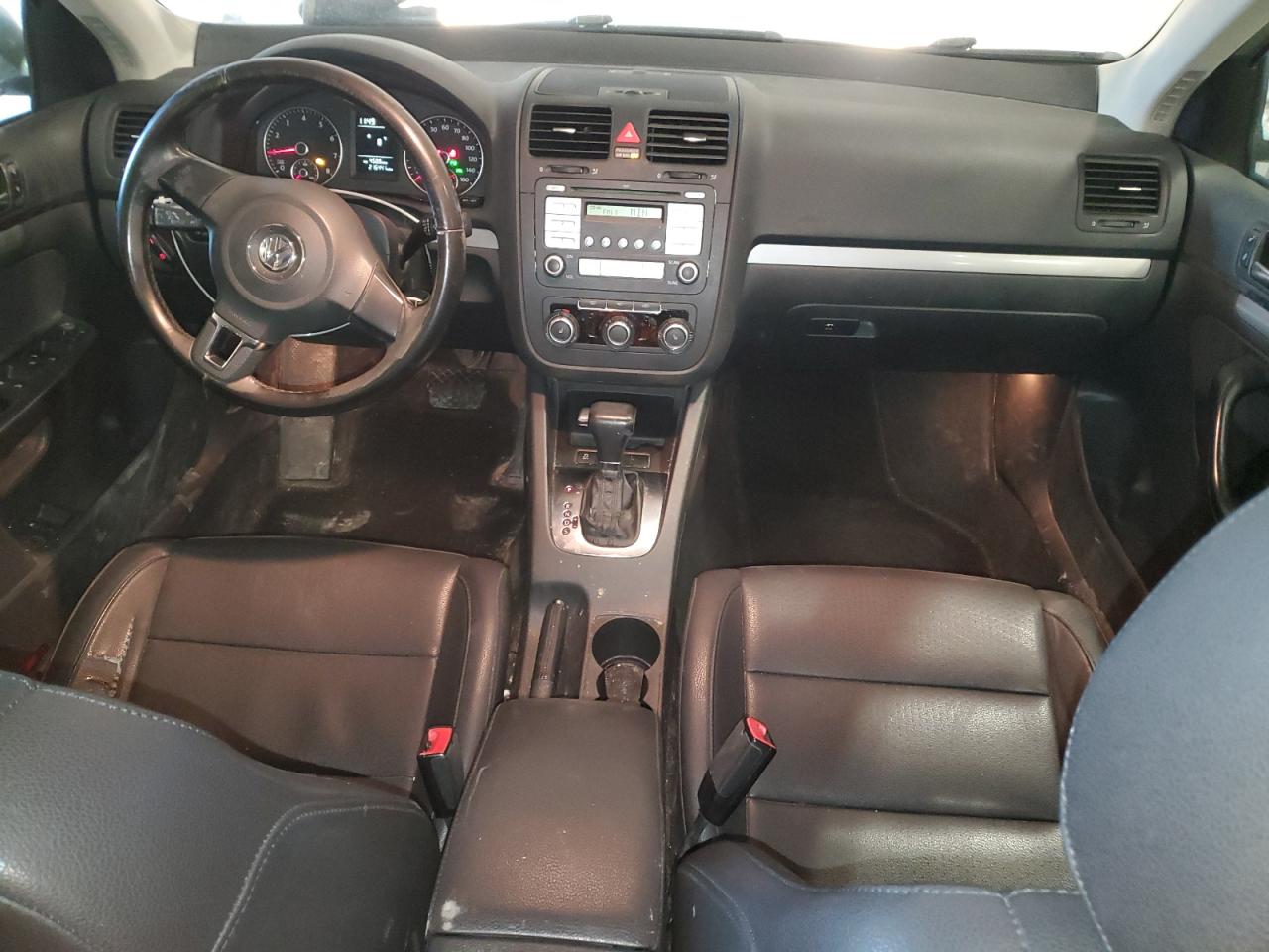 2010 Volkswagen Jetta - Image 8