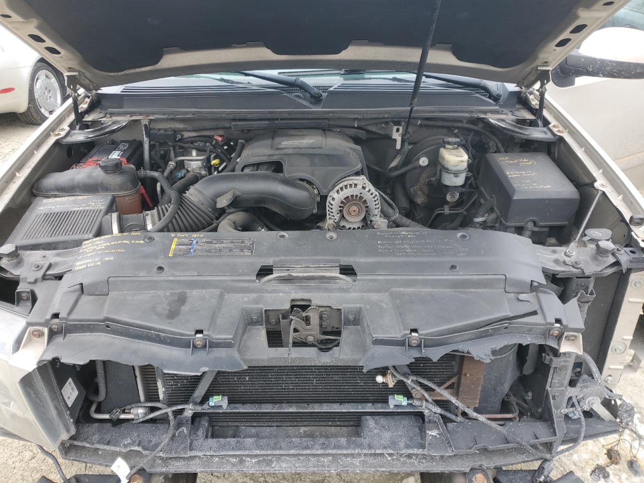 2007 Chevrolet Suburban - Image 12