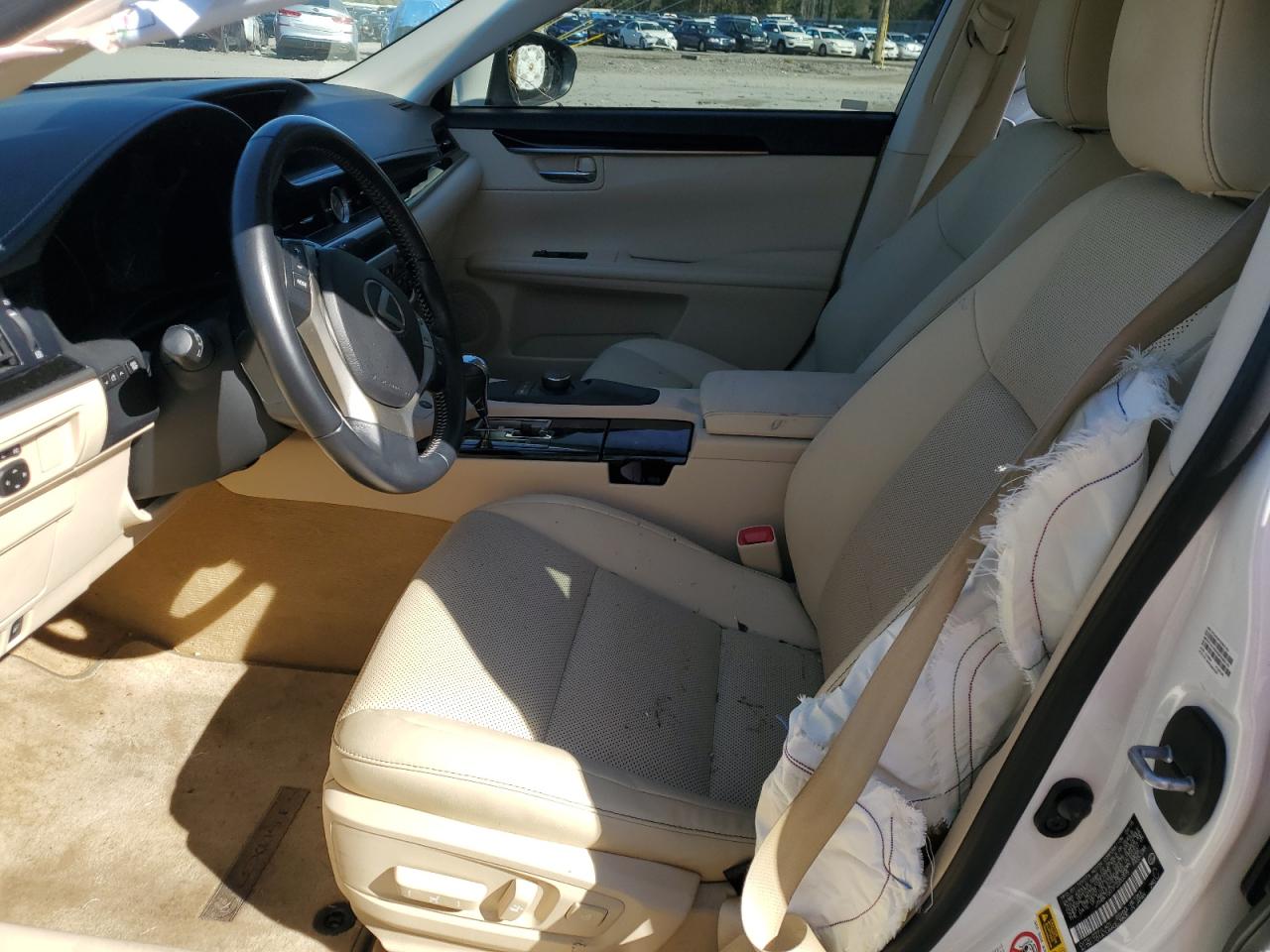 2015 Lexus ES - Image 7