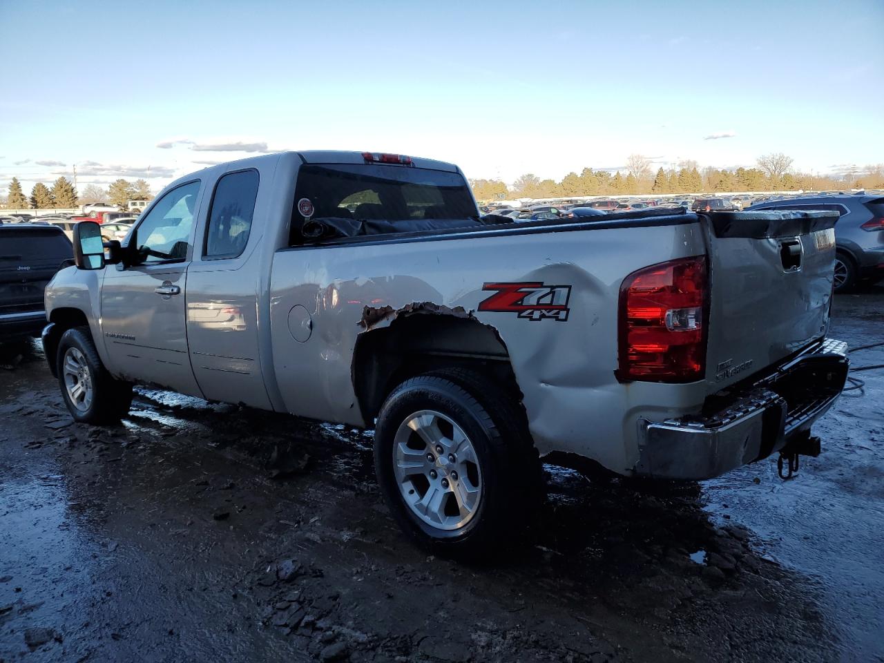 2009 Chevrolet Silverado - Image 2