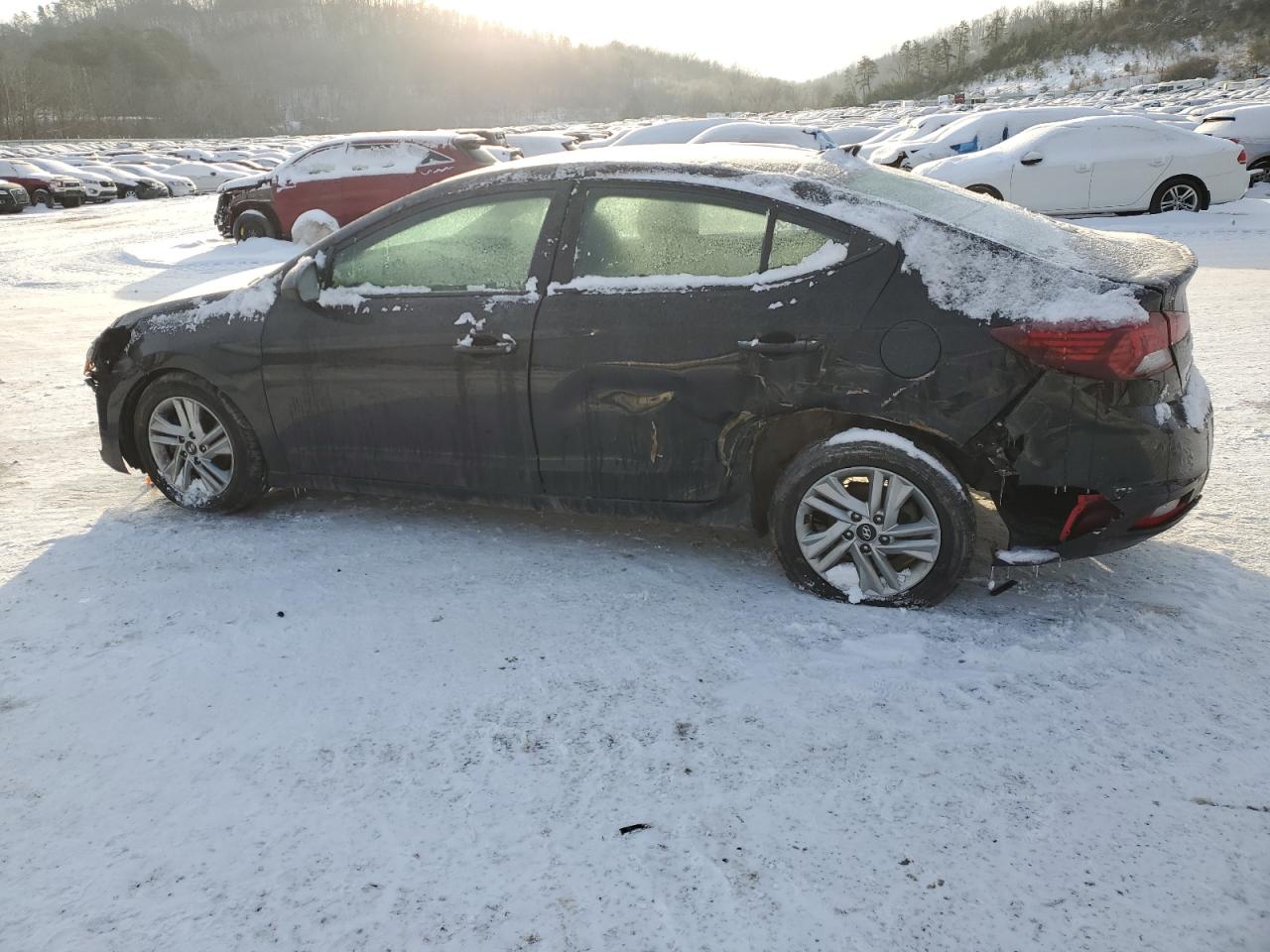 2020 Hyundai Elantra - Image 2
