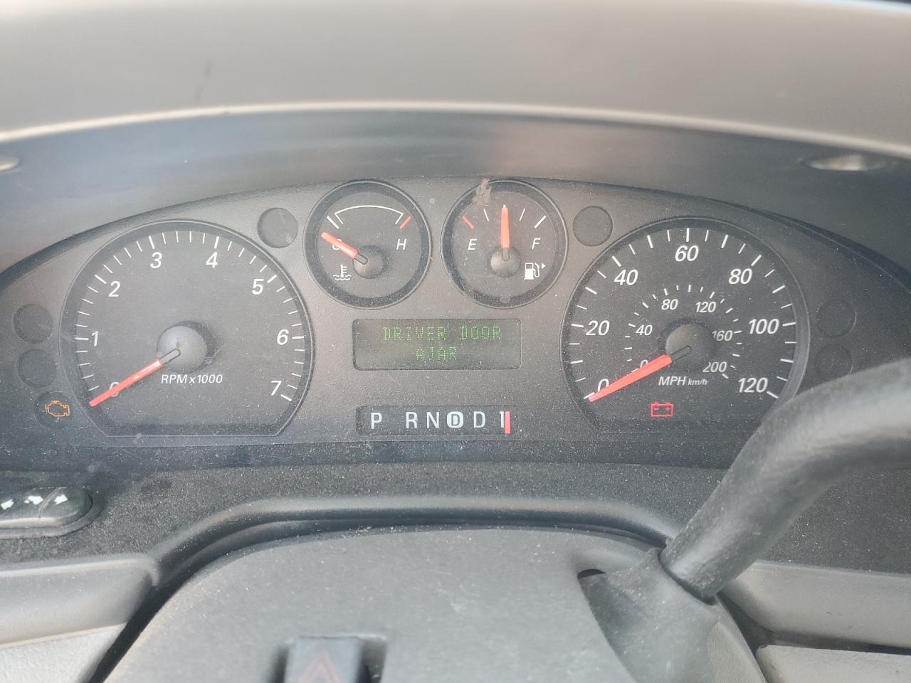 2004 Ford Taurus - Image 9