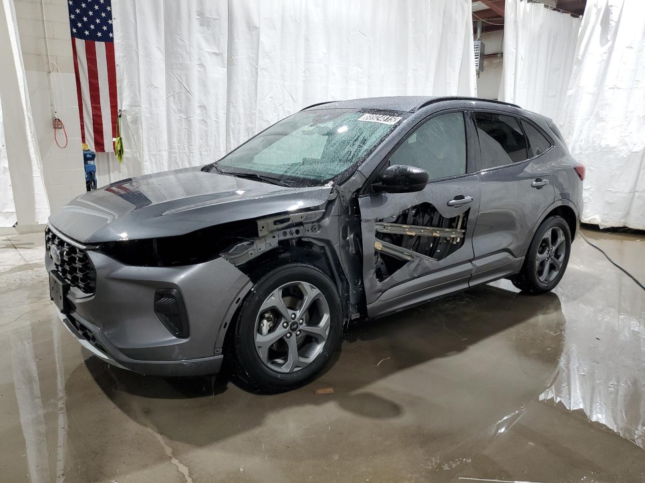2023 Ford Escape - Image 1