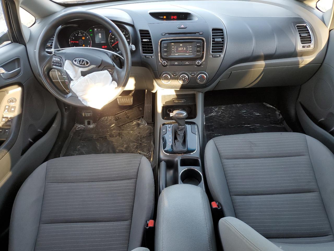 2017 Kia Forte - Image 8