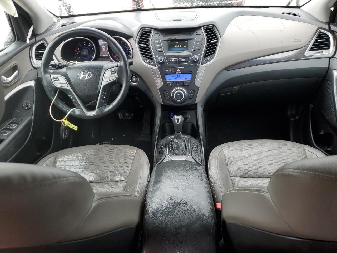 2016 Hyundai Santa Fe - Image 8