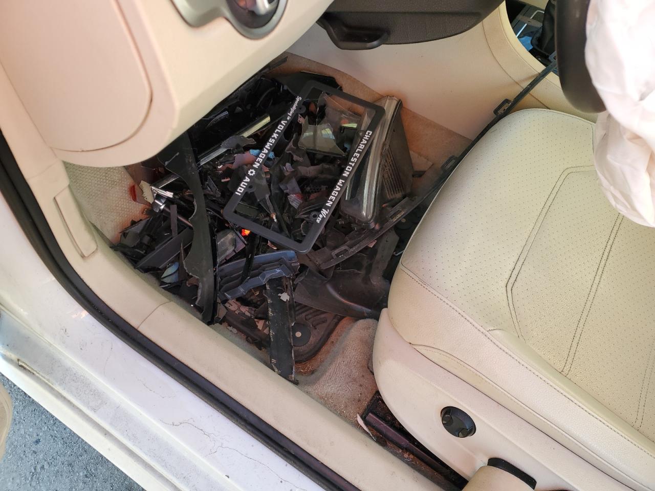 2015 Volkswagen Passat - Image 12