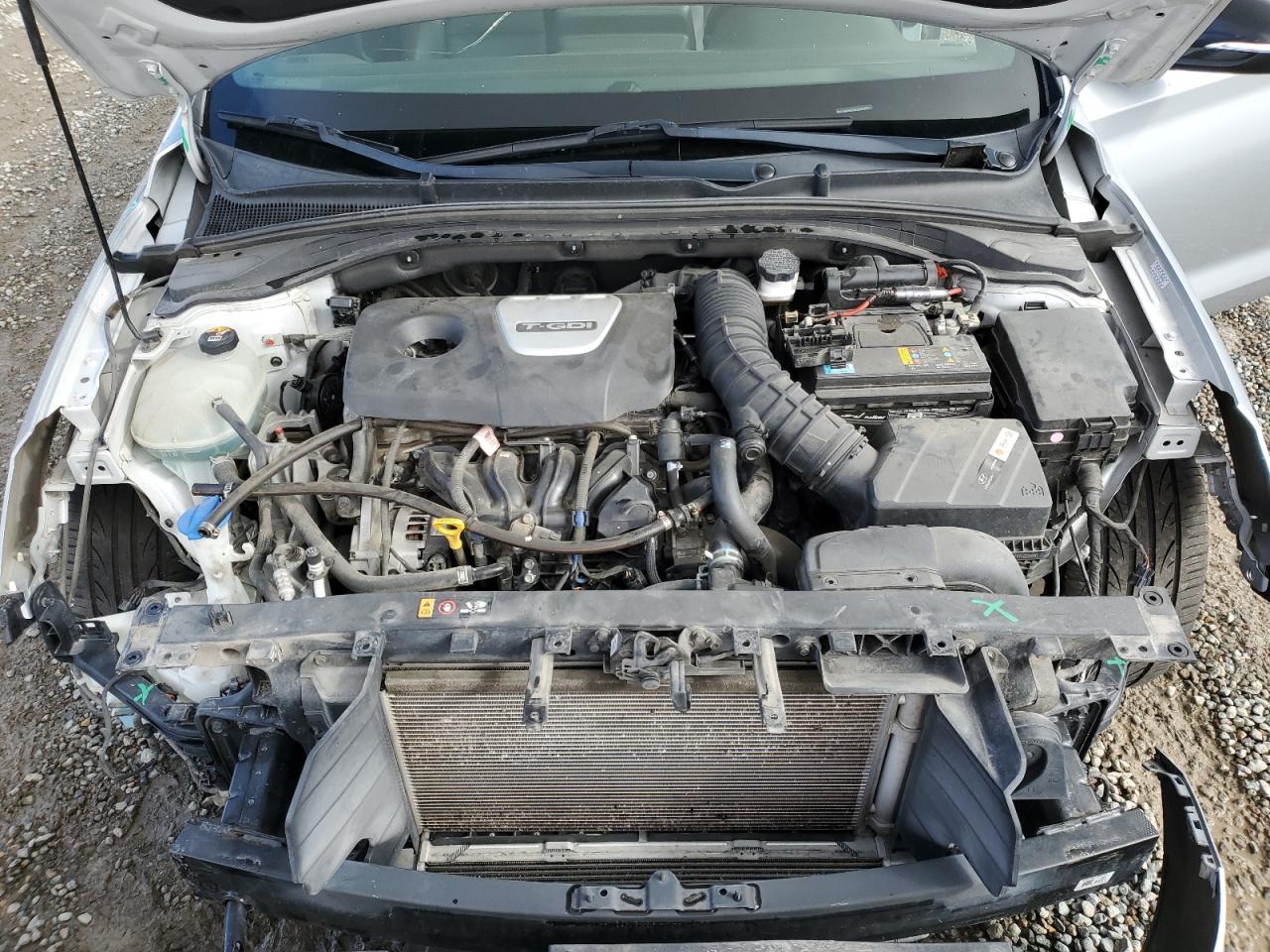 2020 Hyundai Elantra - Image 13