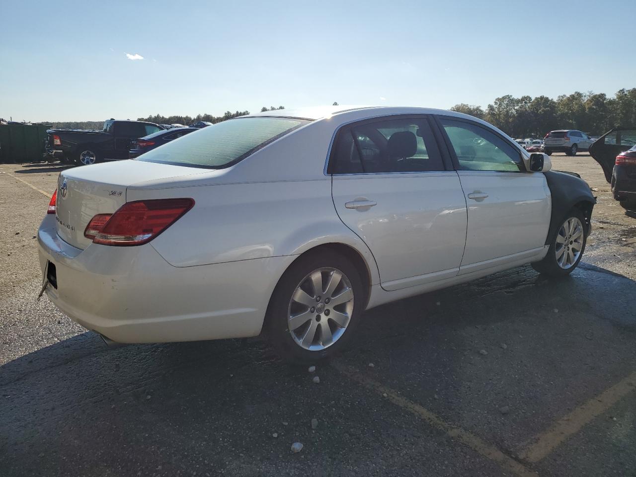 2007 Toyota Avalon - Image 3