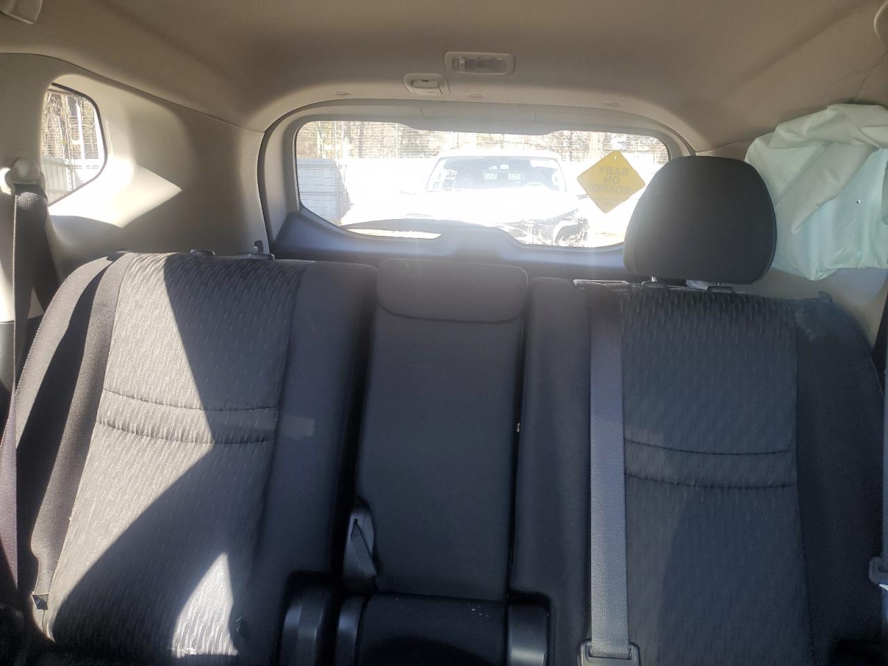 2017 Nissan Rogue - Image 10