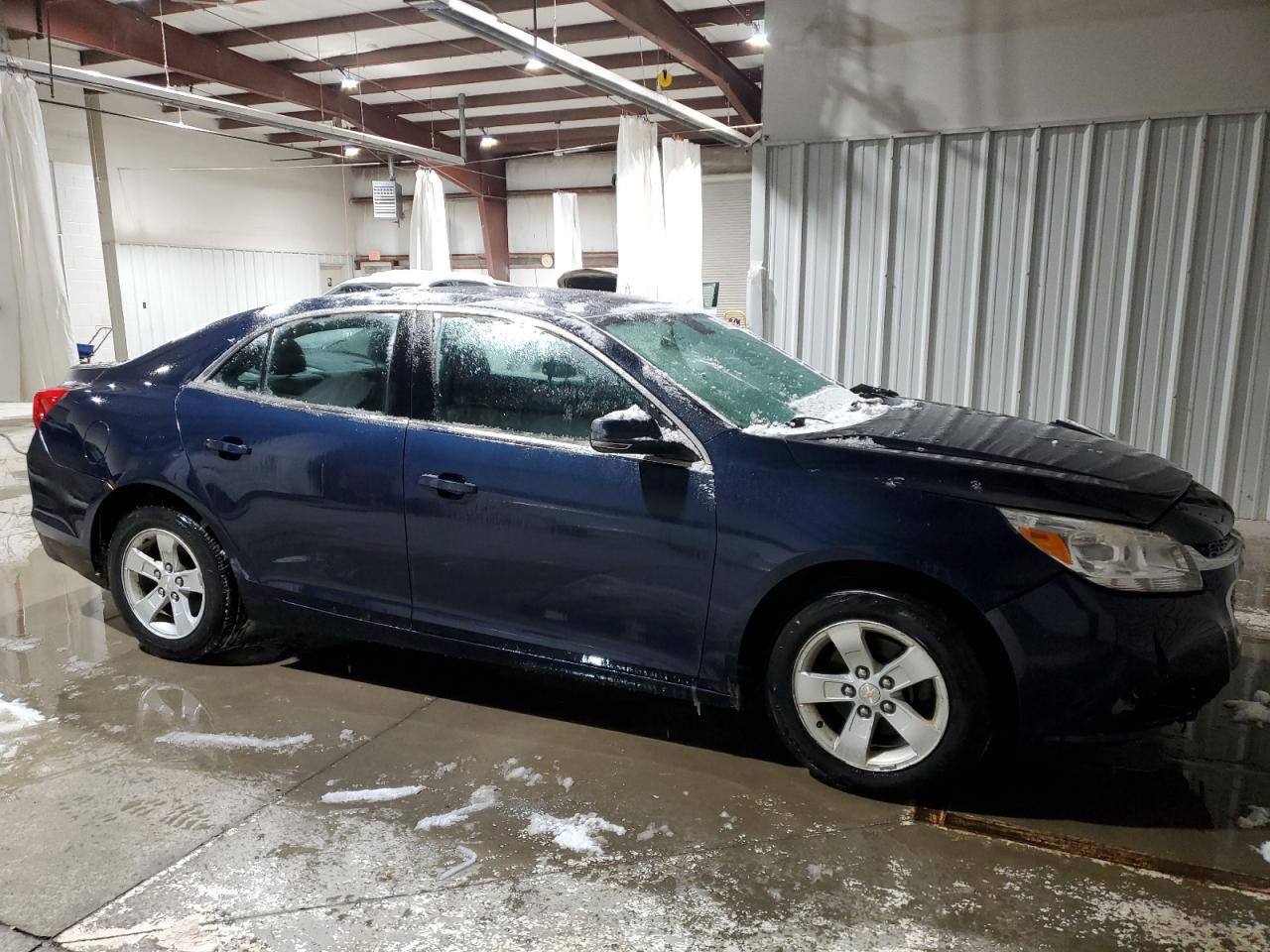 2016 Chevrolet Malibu - Image 4