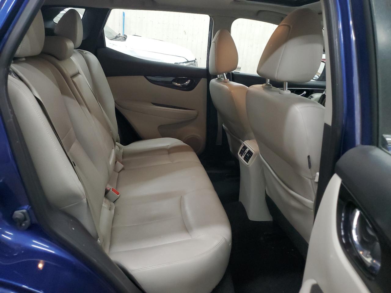 JN1BJ1CR9JW206506 NISSAN ROGUE 2018