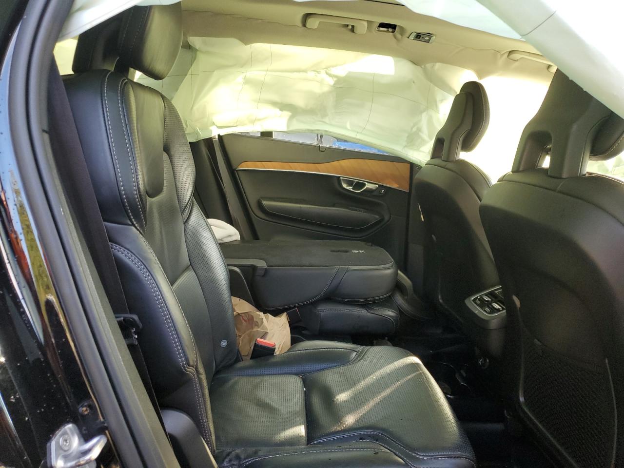 2020 Volvo XC90 - Image 12
