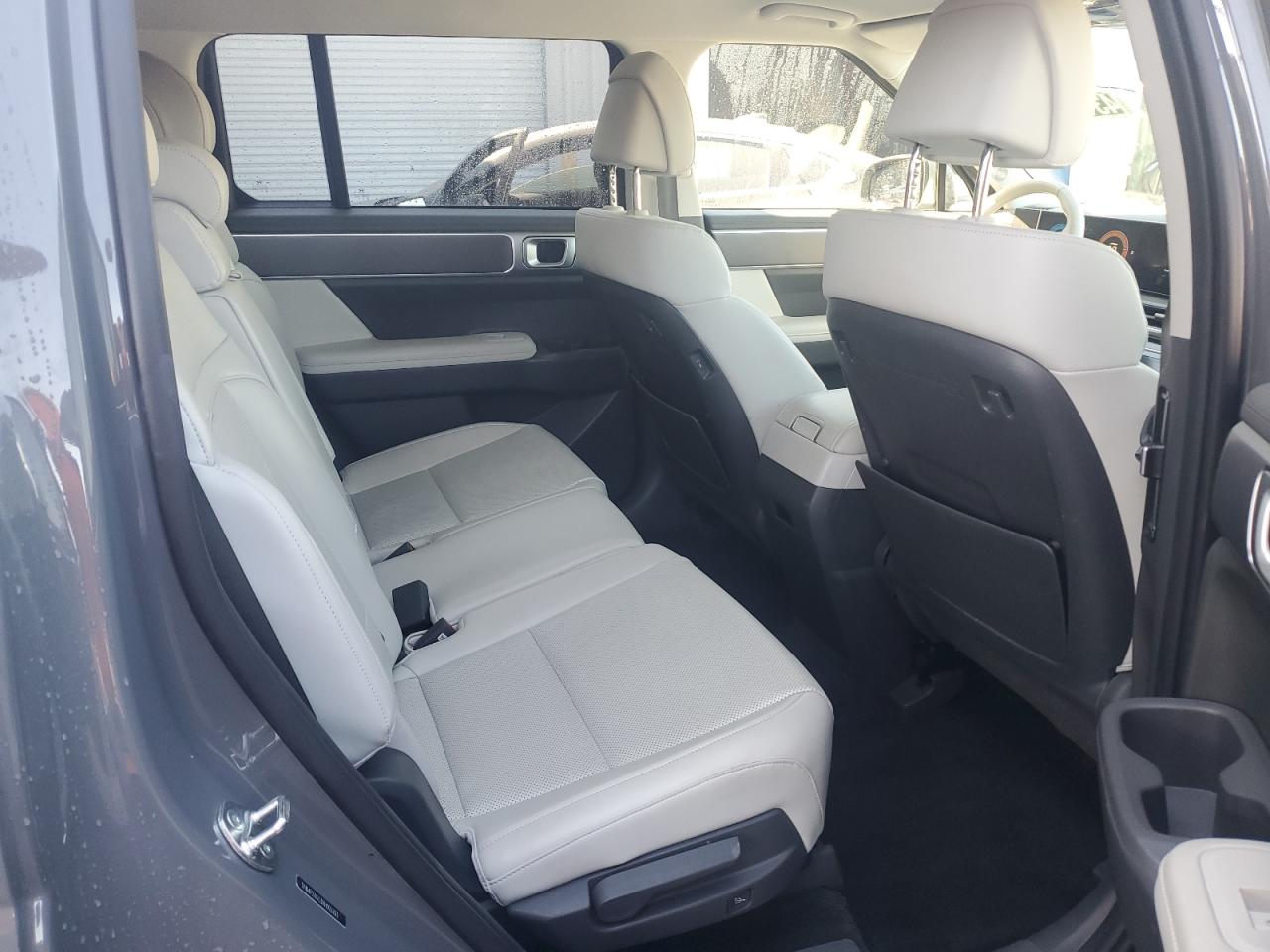 2024 Hyundai Santa Fe - Image 11