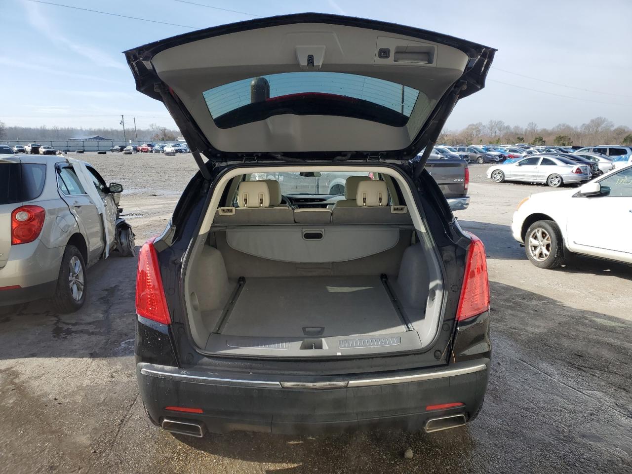 2017 Cadillac XT5 - Image 6