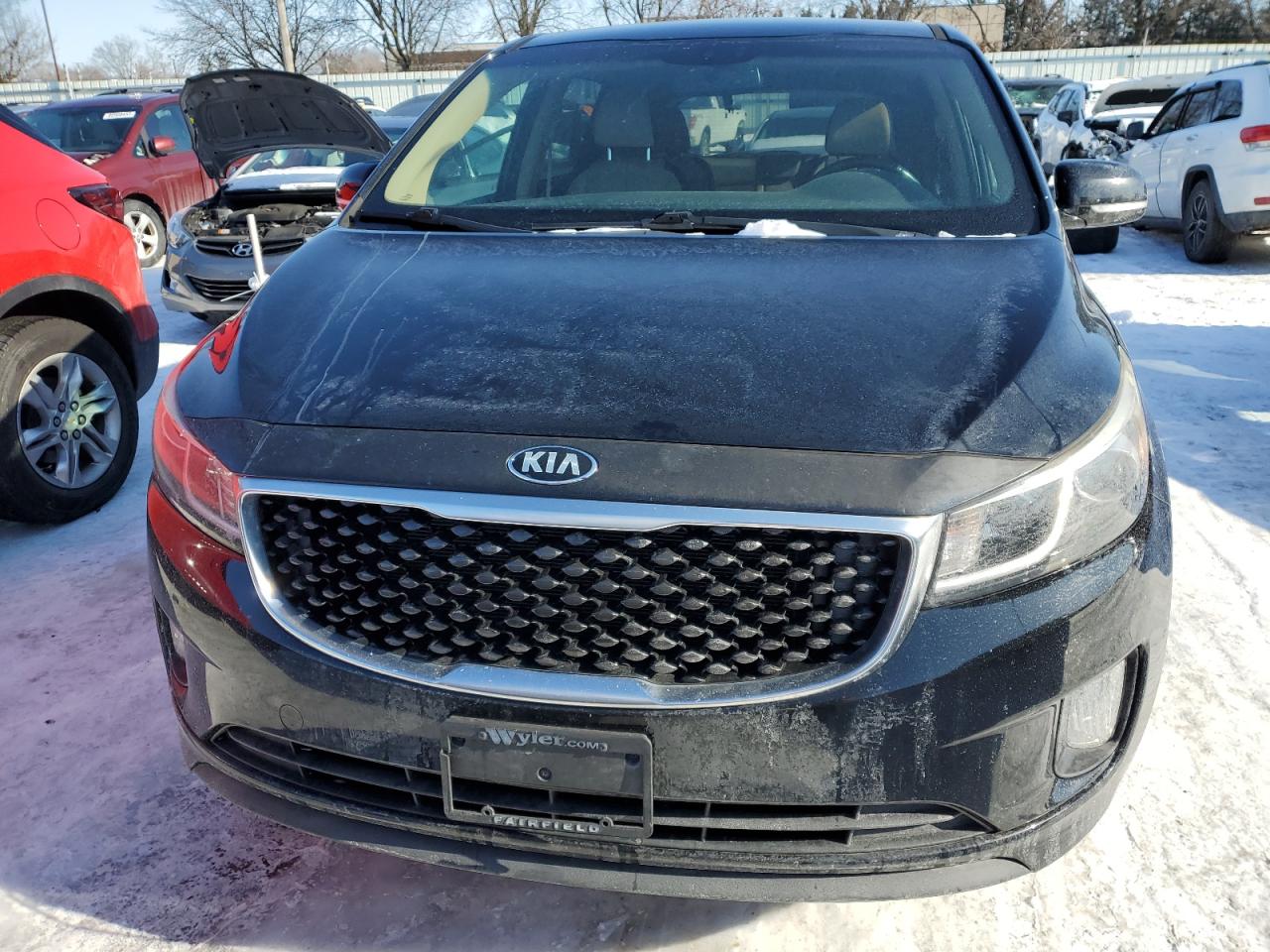 2016 Kia Sedona - Image 5
