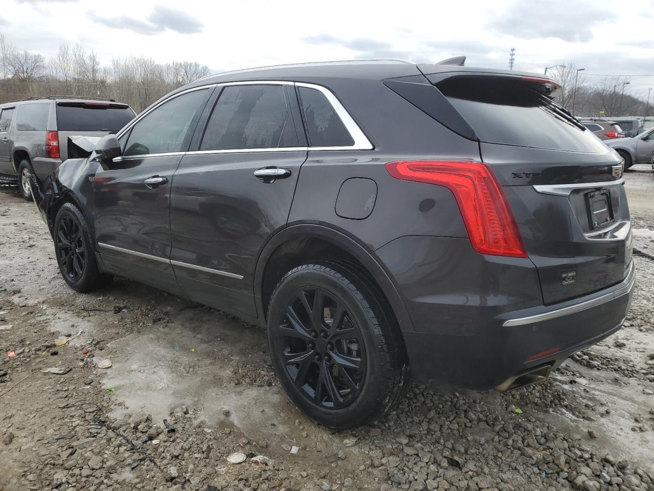 2017 Cadillac XT5 - Image 2