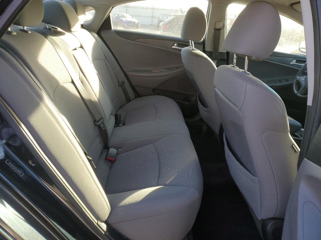 2012 Hyundai Sonata - Image 10