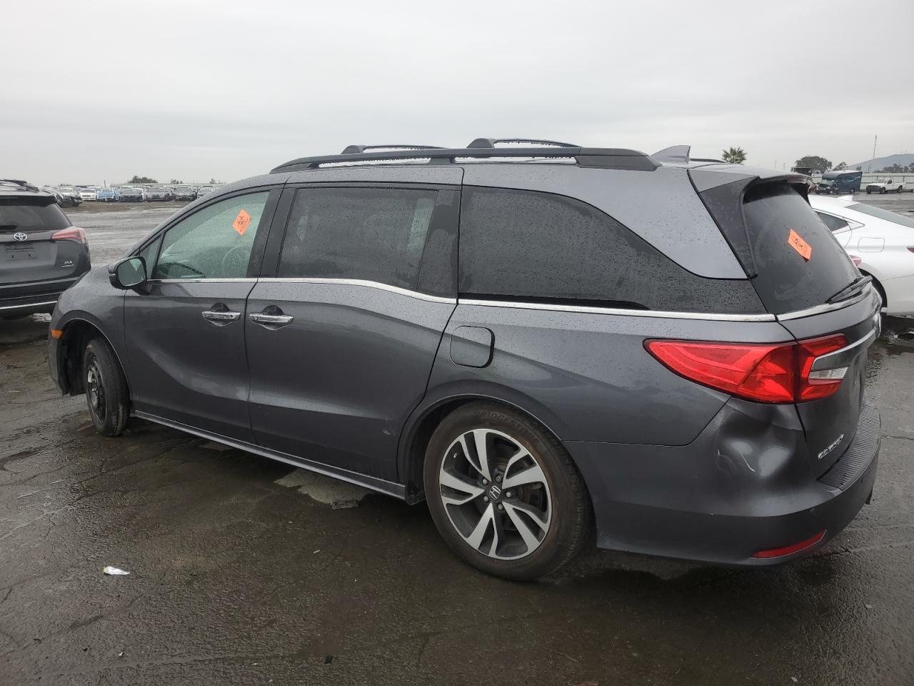 2018 Honda Odyssey - Image 2