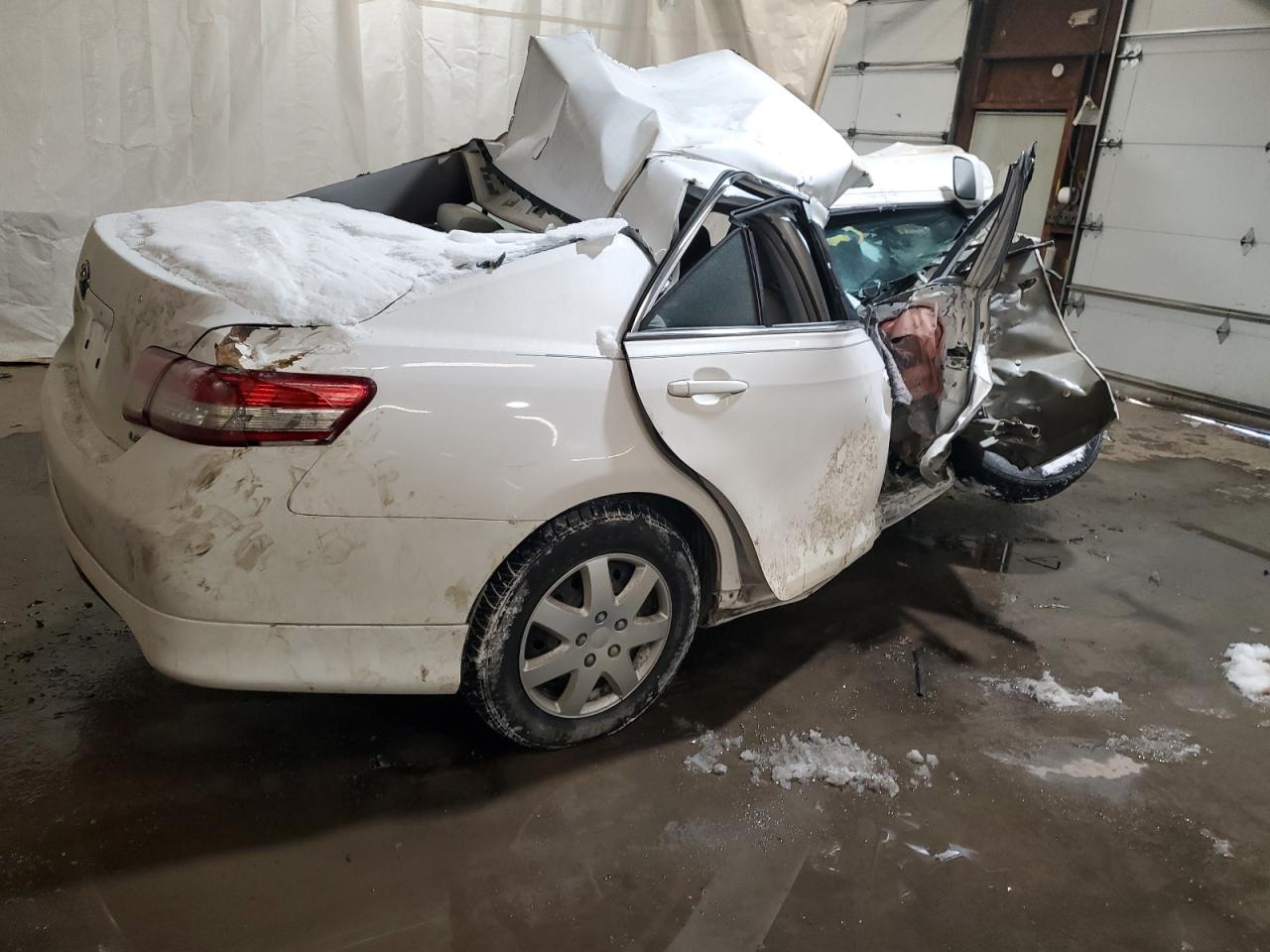 2010 Toyota Camry - Image 3