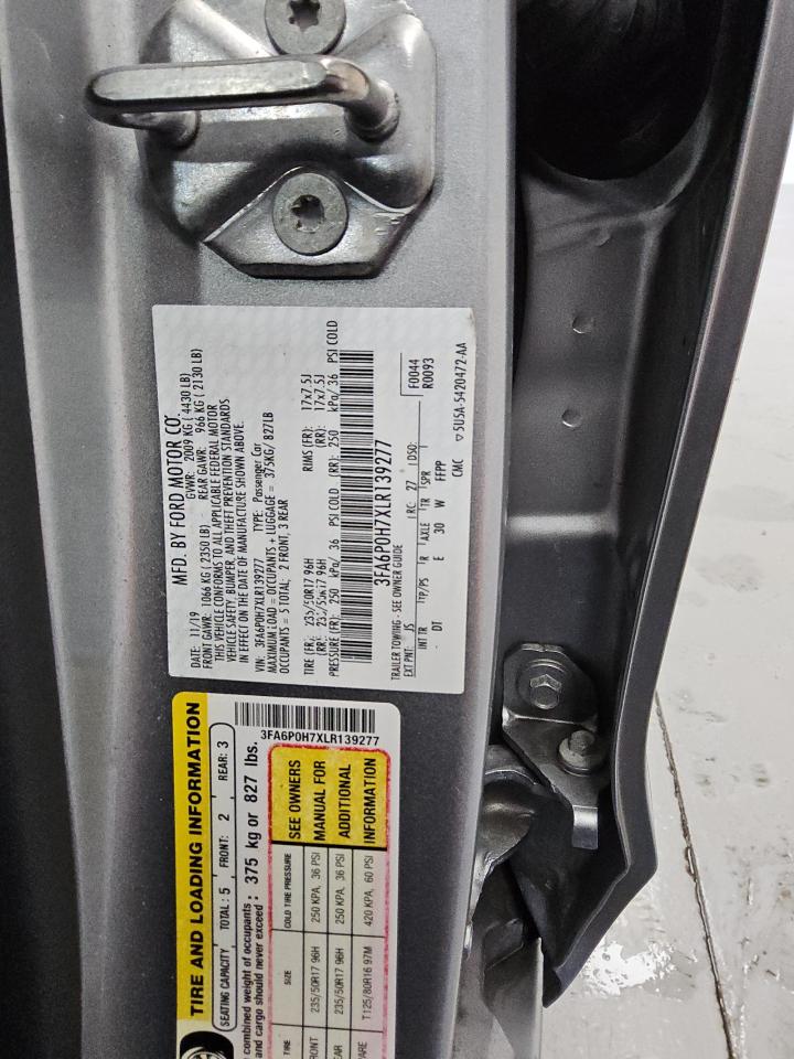 2020 Ford Fusion - Image 12