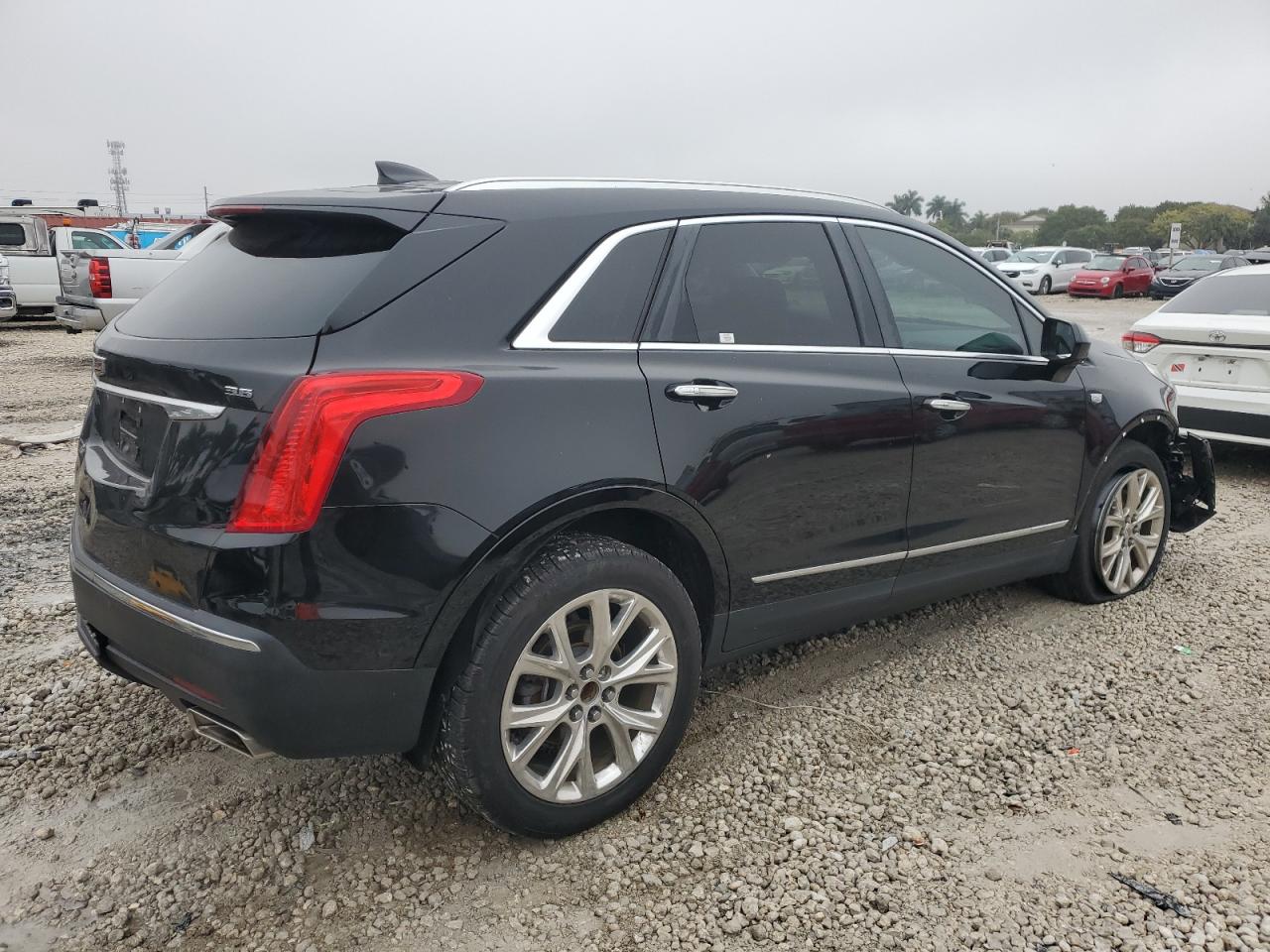 2017 Cadillac XT5 - Image 3