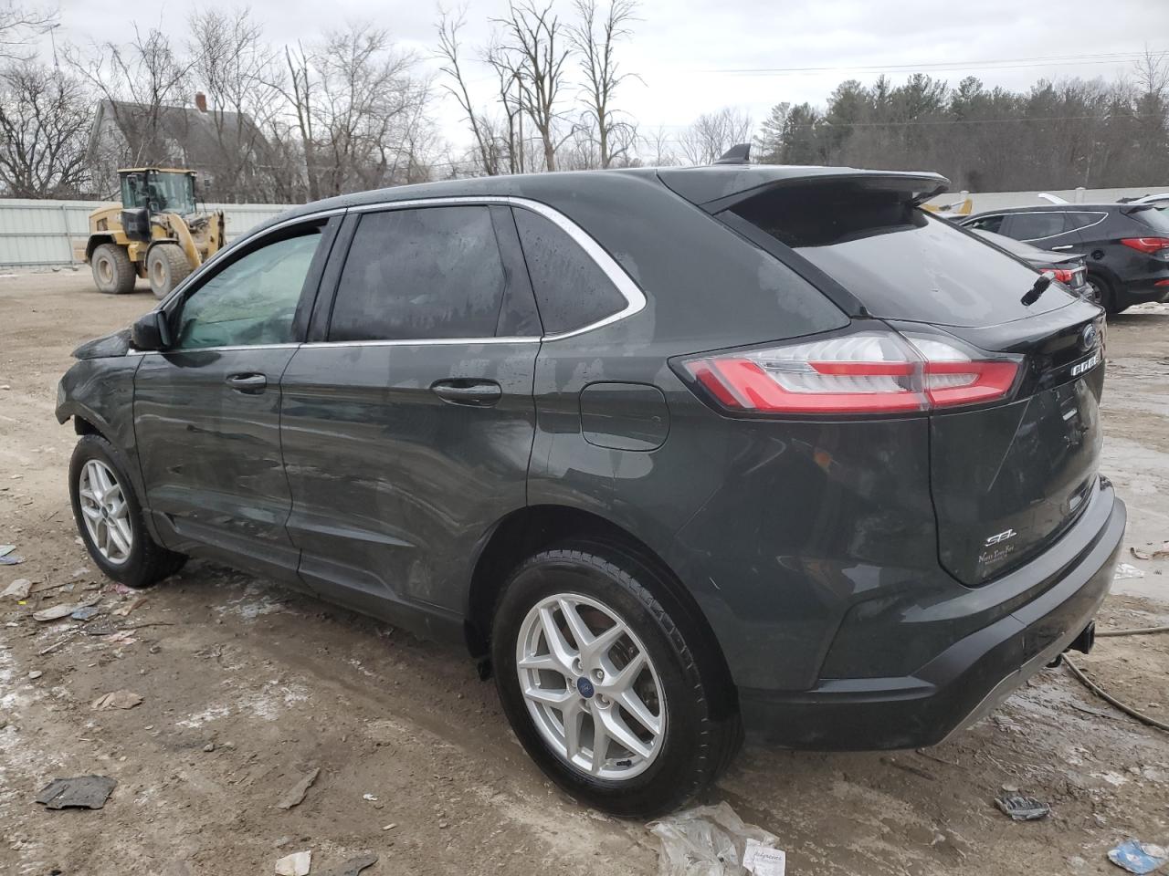 2022 Ford Edge - Image 2