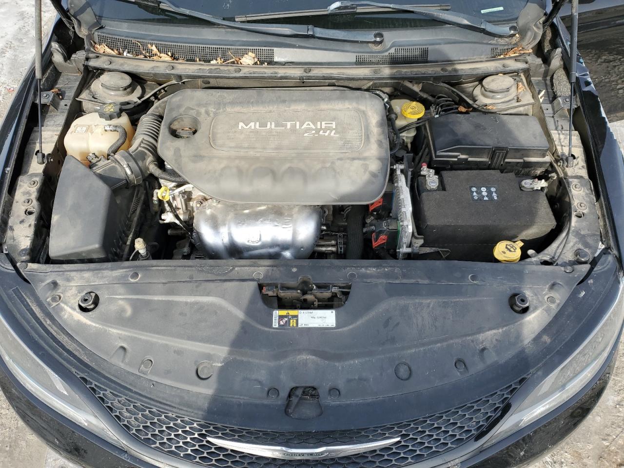 2015 Chrysler 200 - Image 11
