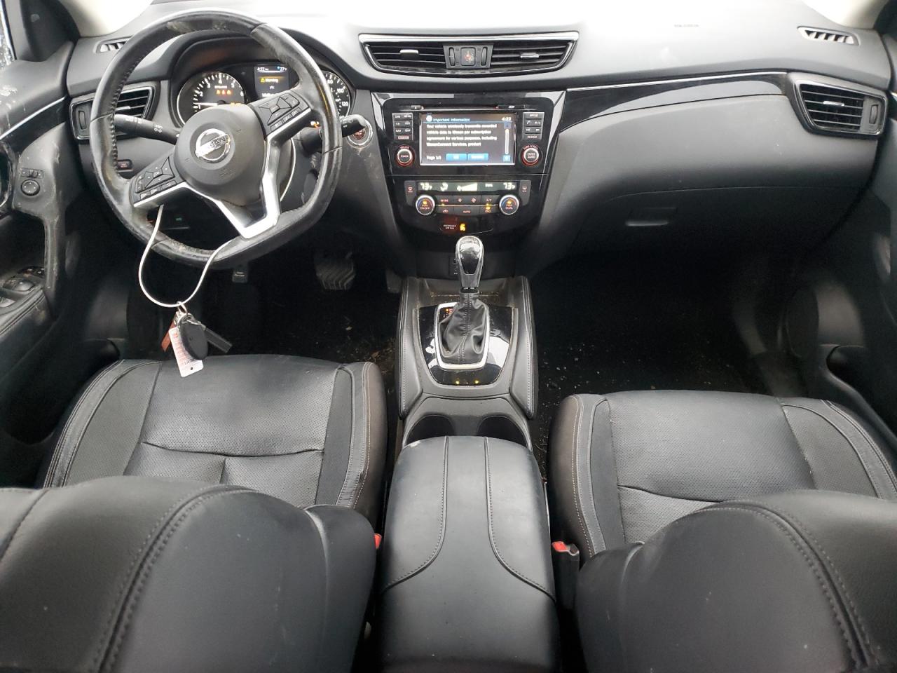 2017 Nissan Rogue - Image 8