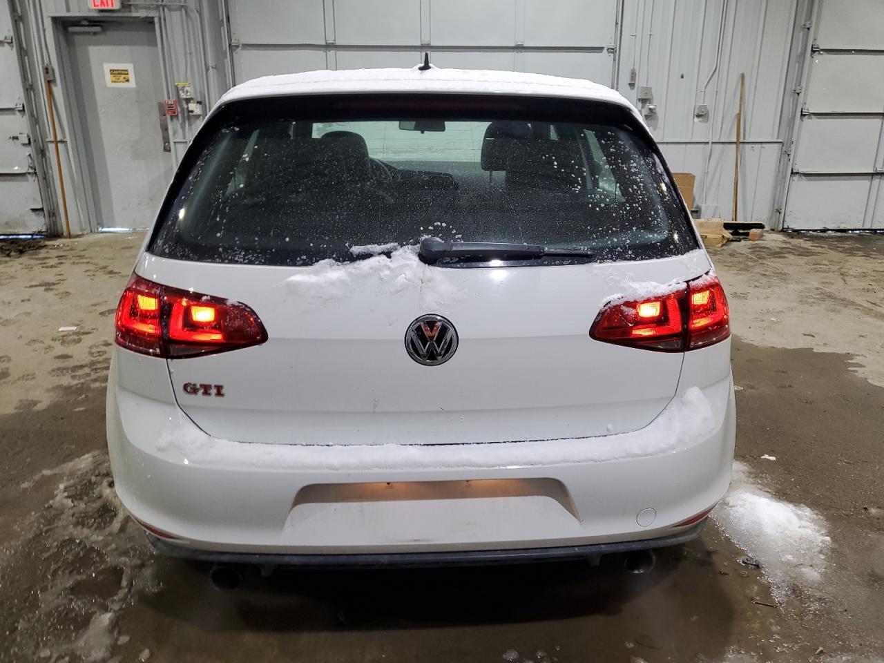 2017 Volkswagen GTI - Image 6
