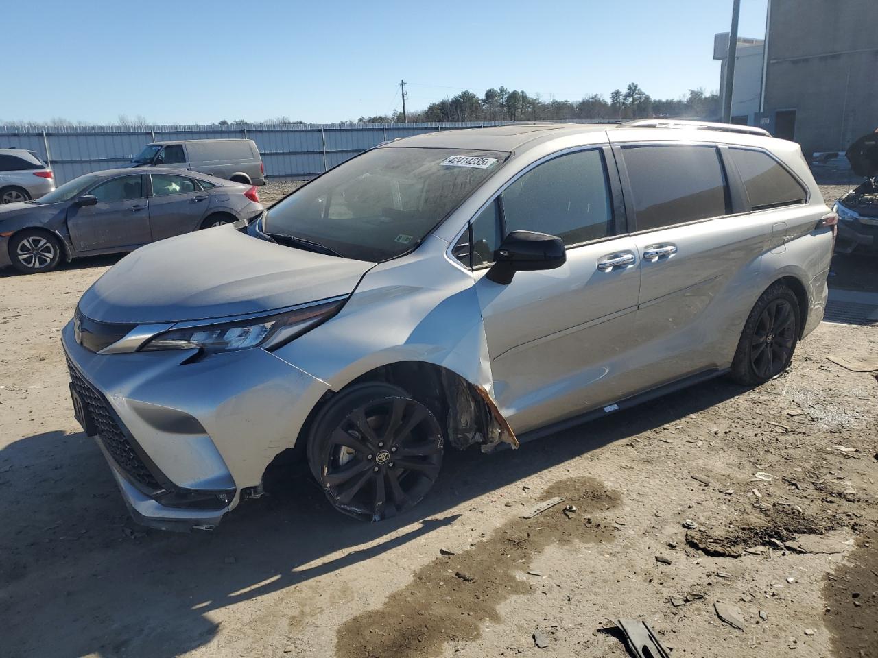 2022 Toyota Sienna - Image 1