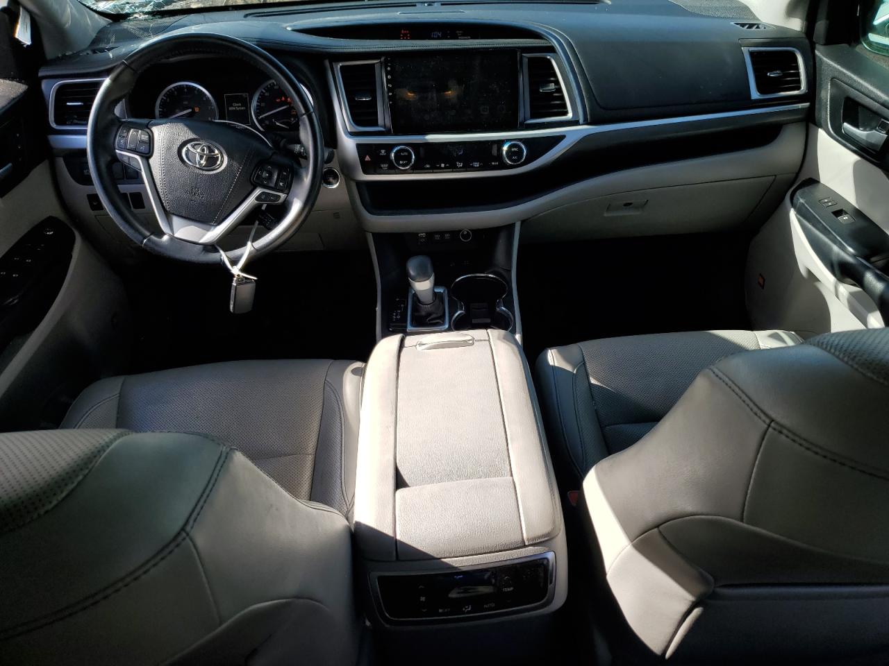 2018 Toyota Highlander - Image 8