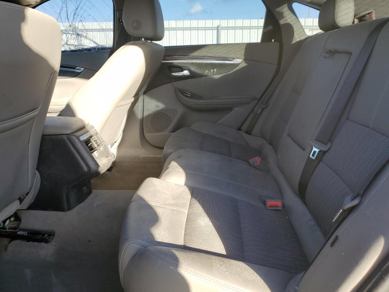 2017 Chevrolet Impala - Image 11
