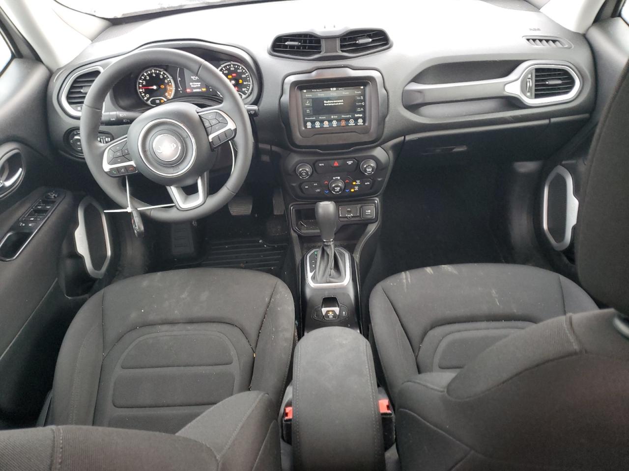 2018 Jeep Renegade - Image 8