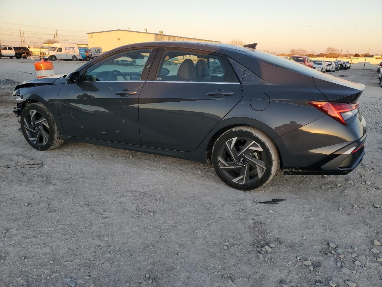 2024 Hyundai Elantra - Image 2