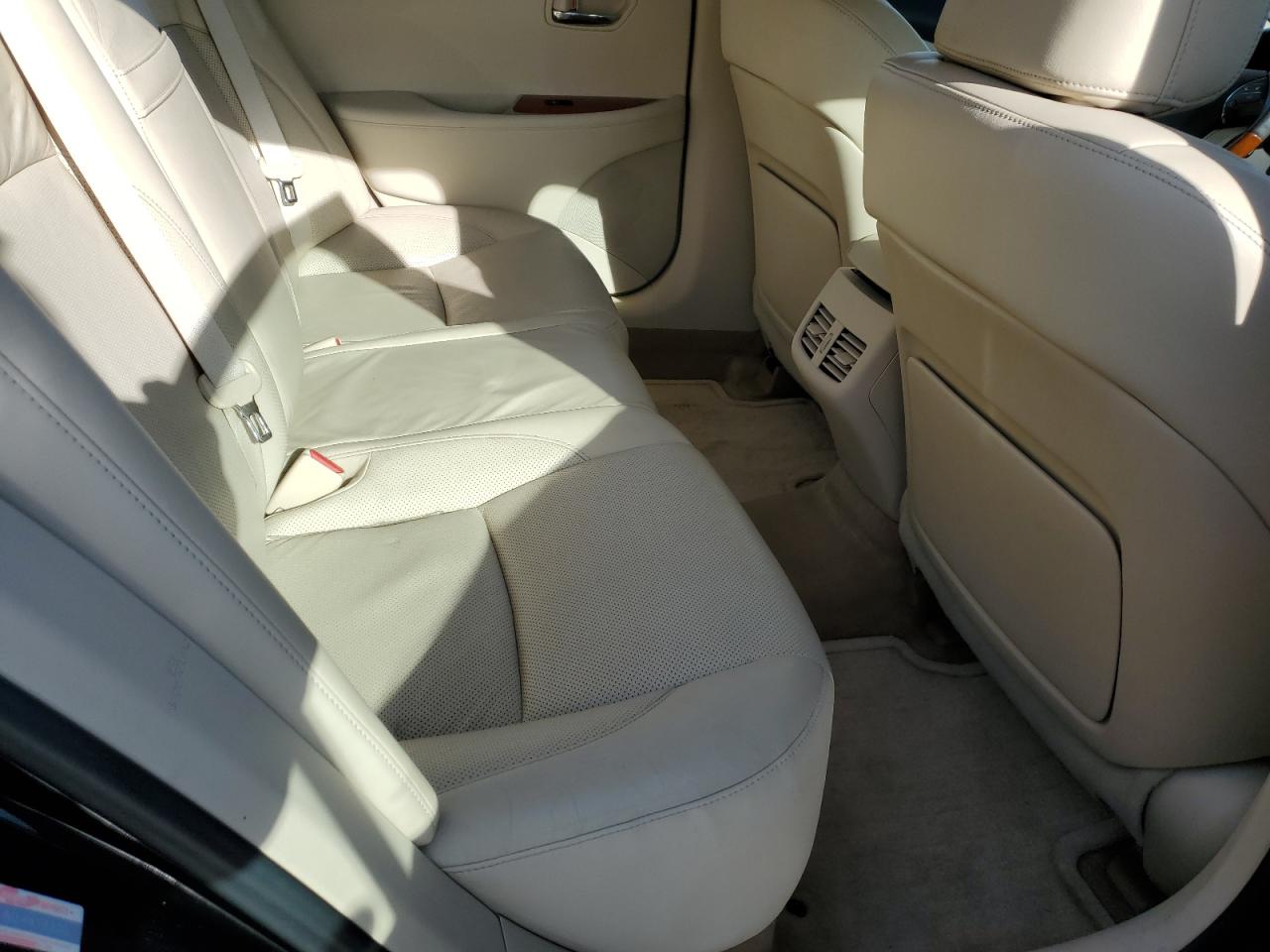 2010 Lexus ES - Image 10
