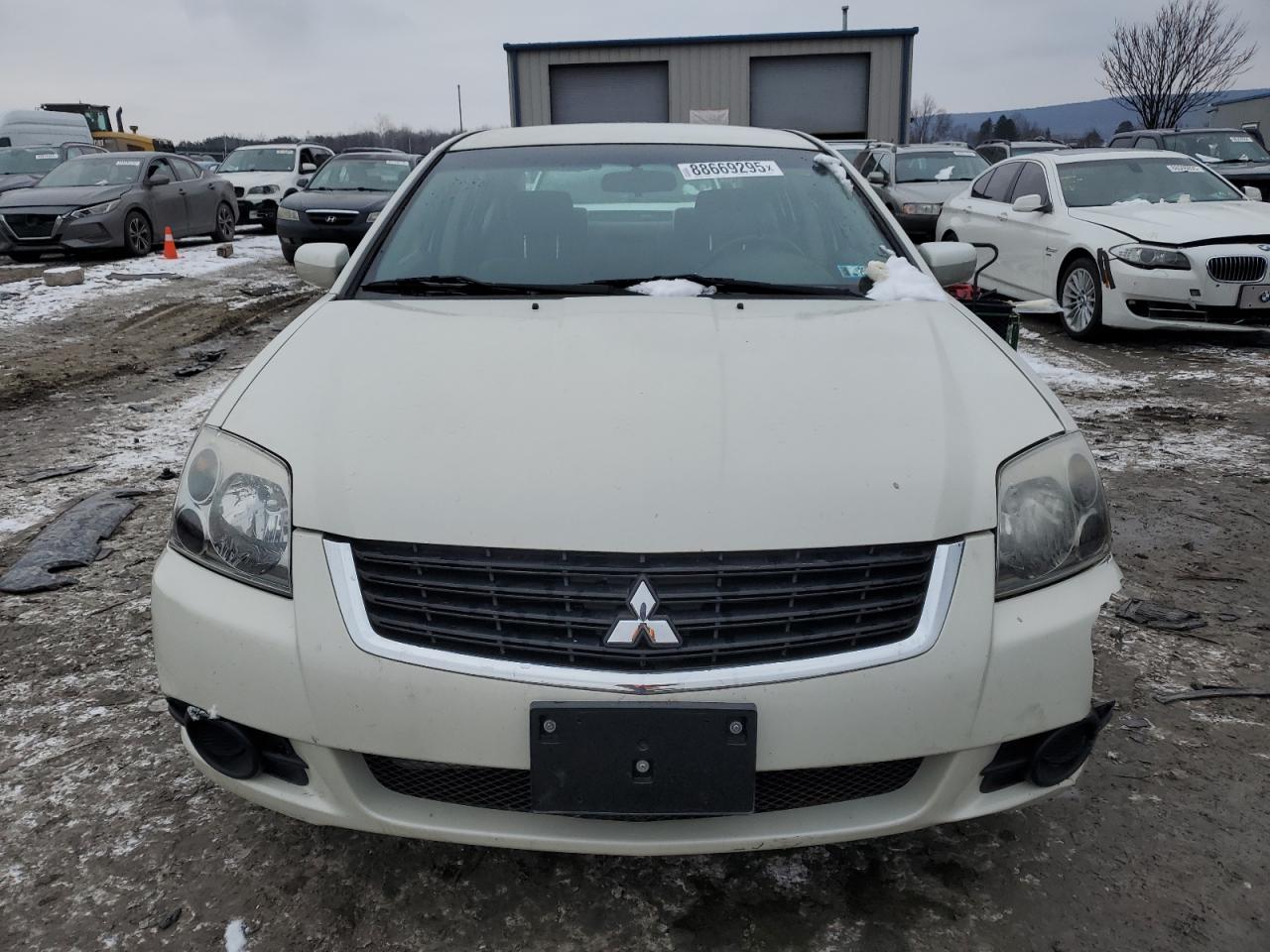 2009 Mitsubishi Galant - Image 5