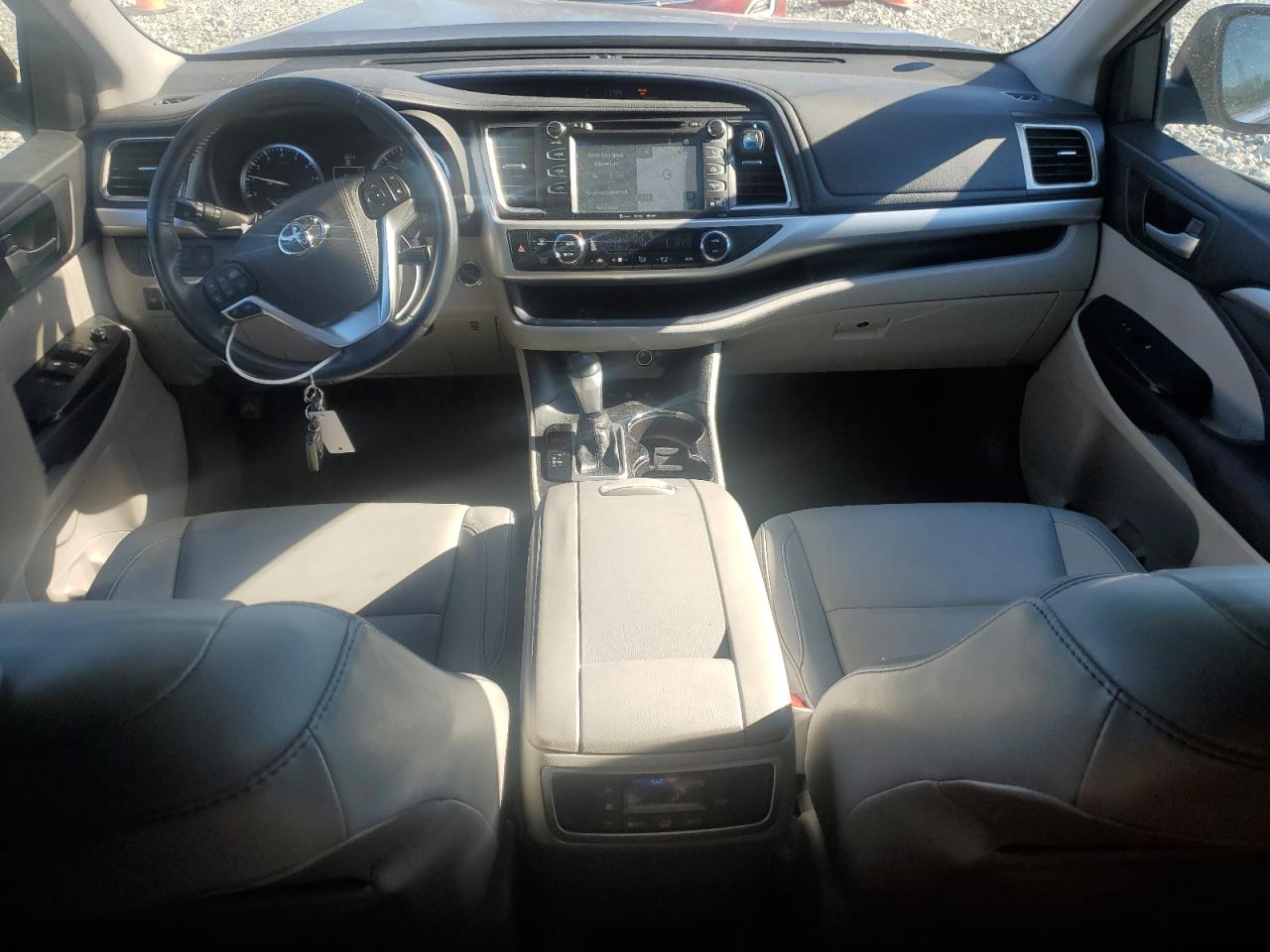 2016 Toyota Highlander - Image 8