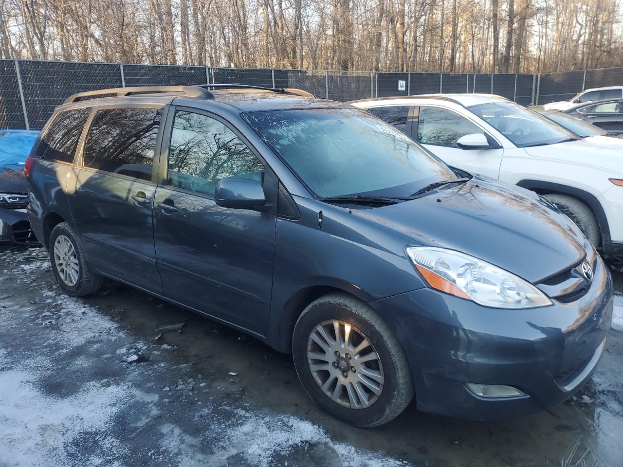 2008 Toyota Sienna - Image 4