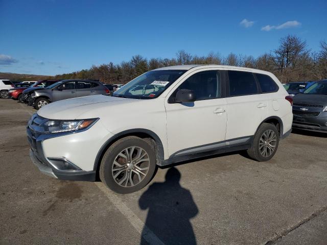 2016 Mitsubishi Outlander Se na sprzedaż w Brookhaven, NY - Minor Dent/Scratches